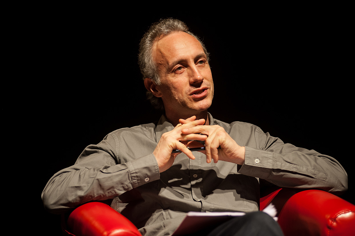 Risultati immagini per travaglio sorride